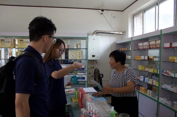 智播惠农 实干兴乡｜保定理工学院管理科学与工程学院2026年暑期“三下乡”实践团走进定兴农业示范基地开展直播助农实践