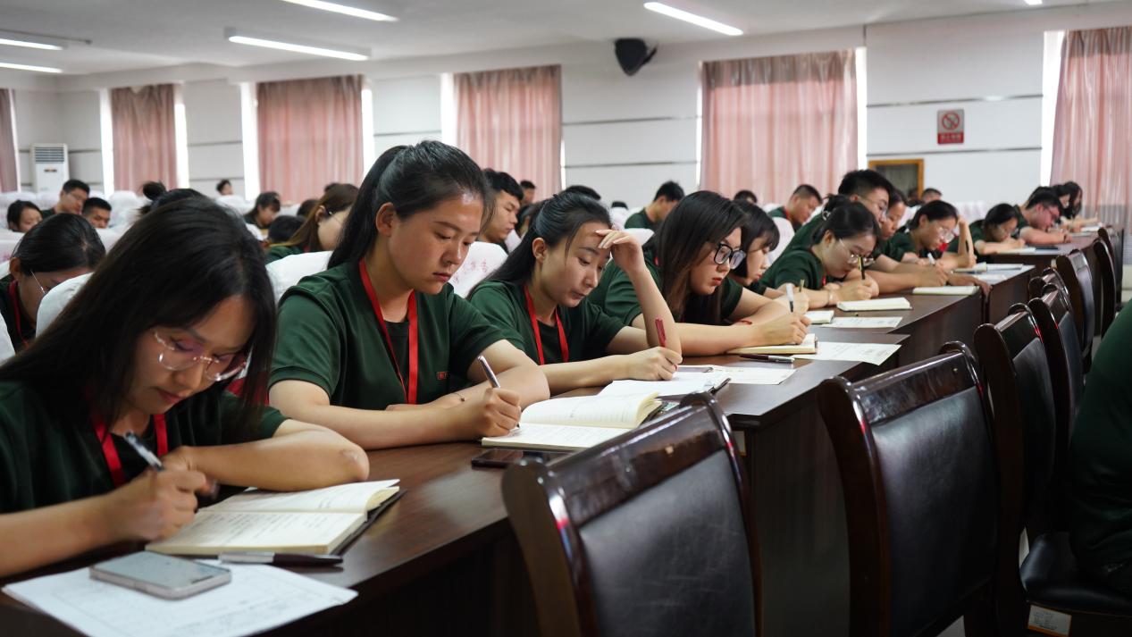 强化凝“新”聚力,赓续立德树人——我校“传帮带”式新入职辅导员培训圆满结束