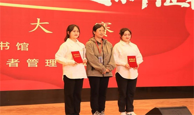 我校举办“不忘来时路,奋进新征程”朗诵大赛