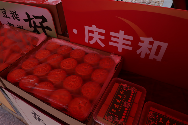 非遗点亮迎新季 传统文化进校园——保定理工学院开展非遗进校园活动