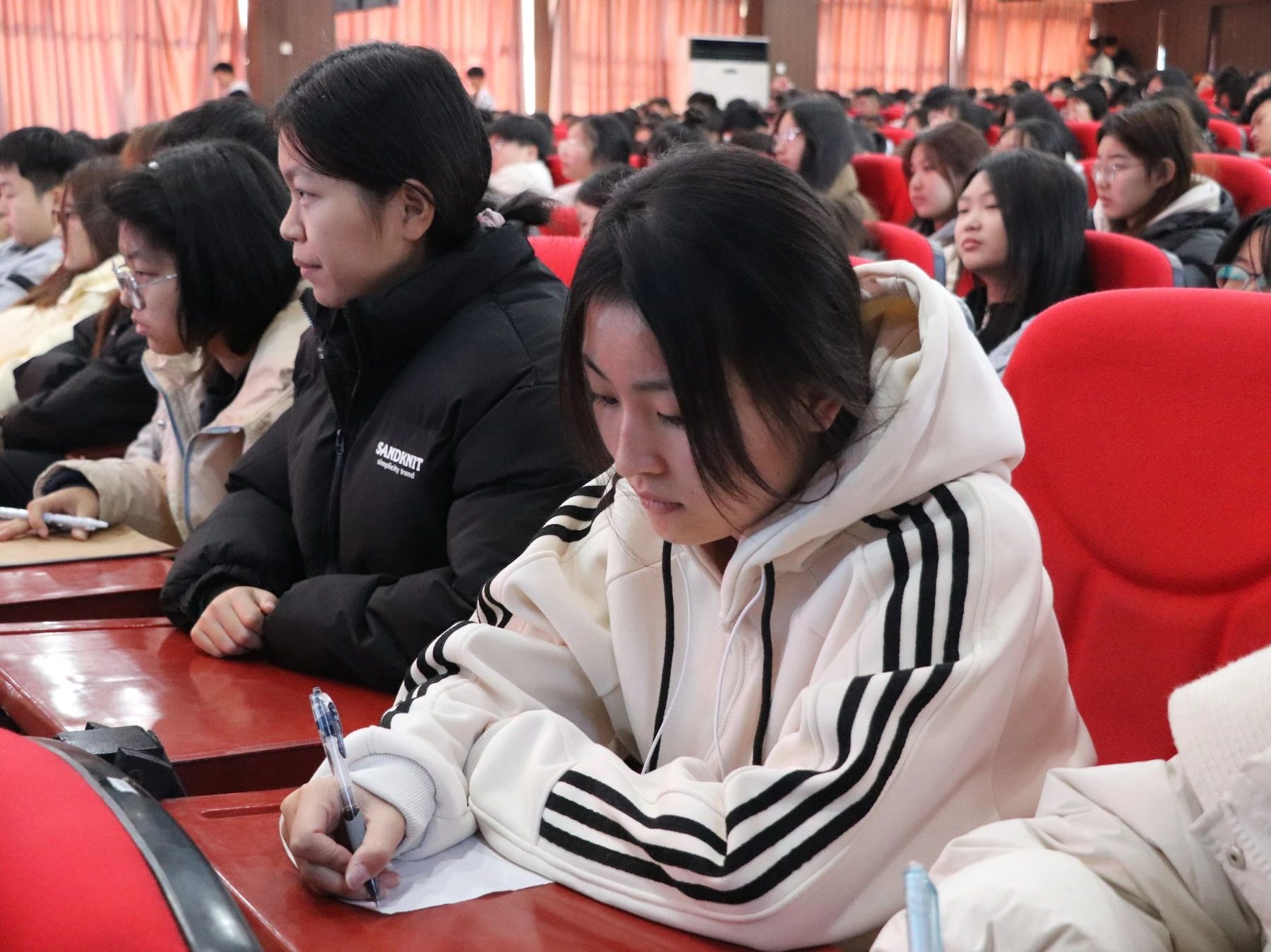 文明用网新征程，法制教育引航标——保定理工学院举办“文明用网，法制教育”主题讲座