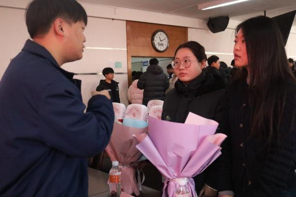 保定理工学院成功举办考研经验分享会