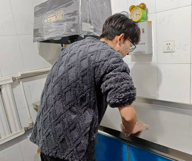 孝老爱亲传佳话，弘扬美德树新风——感恩教育