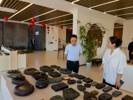 深化产教融合 致力非遗传承——保定理工学院校领导赴易水砚有限公司洽谈合作