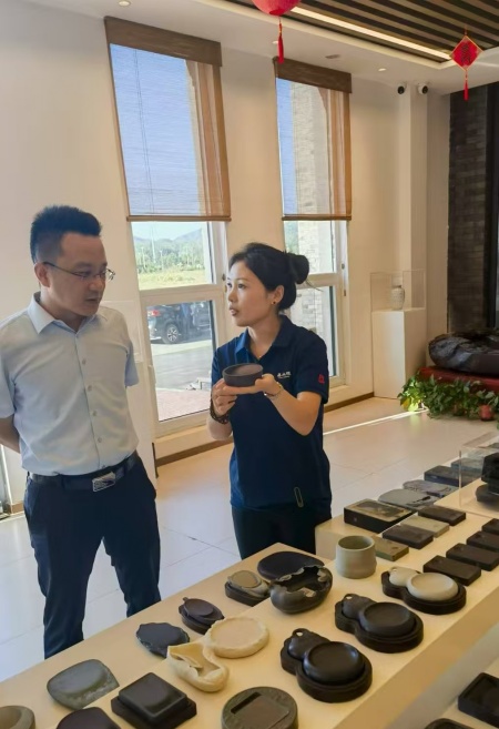 深化产教融合 致力非遗传承——保定理工学院校领导赴易水砚有限公司洽谈合作