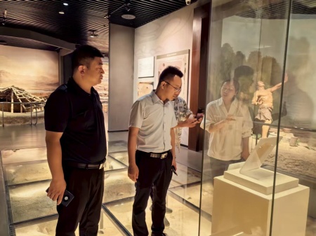 深化产教融合 致力非遗传承——保定理工学院校领导赴易水砚有限公司洽谈合作