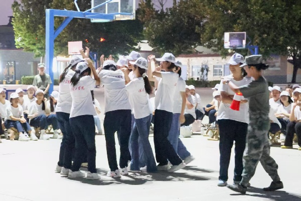 【青春铸魂，歌声献礼】军歌飞扬展风貌，青春聚力筑初心——保定理工学院经济学院军训拉歌活动圆满举行