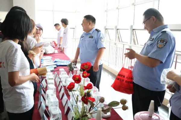 【开学第一课】科学护航青春，健康点亮未来——多部门联合科普进校园暨2025年全国科普月莲池区主场活动暨莲池高校·科普启航启动仪式