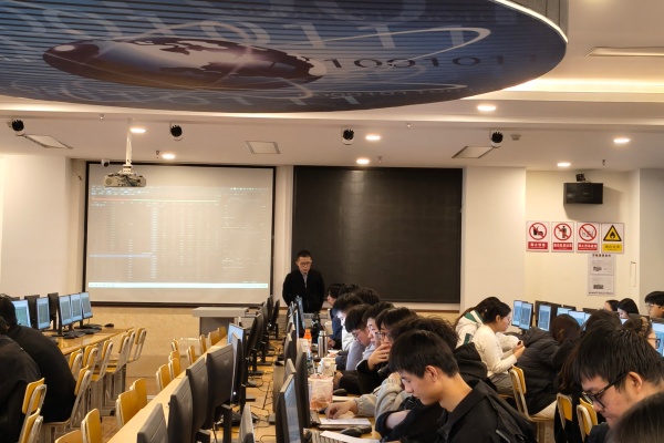 四位专家接力开讲，赋能金融实践育人——金融工程专业实训课程圆满落幕