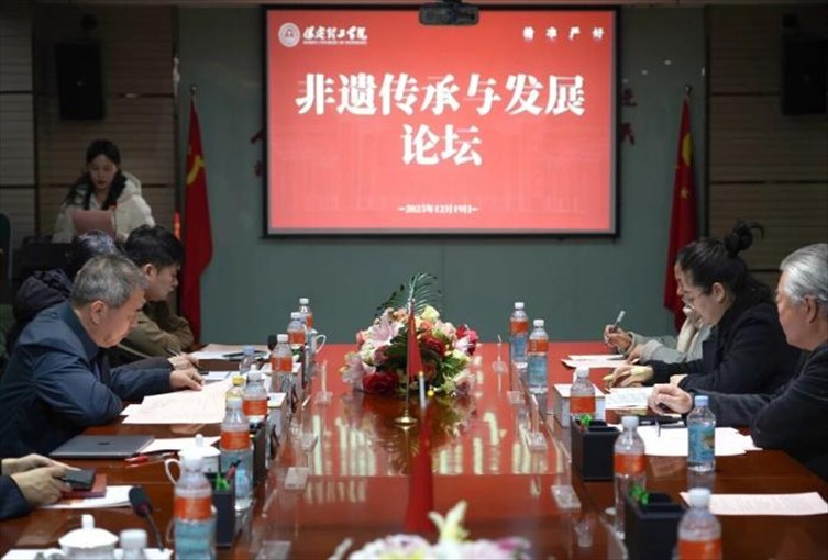 “共筑非遗梦 携手创未来” ——保定理工学院2025年非物质文化遗产传承与发展共同体成立大会圆满召开