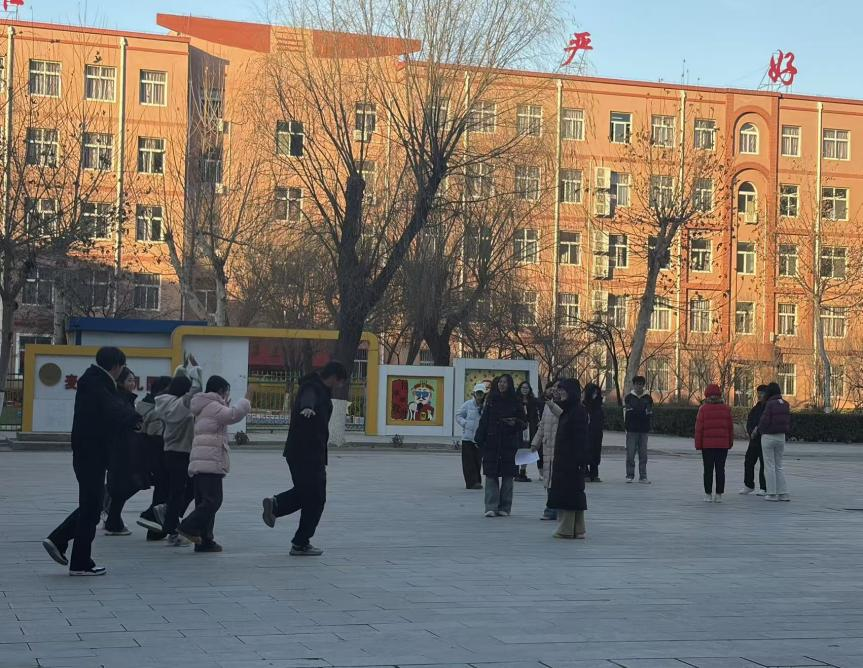 【教育学院·学院快讯】一沙一世界，一卡一乾坤——教育学院心理工作坊成功举办为期末减压赋能