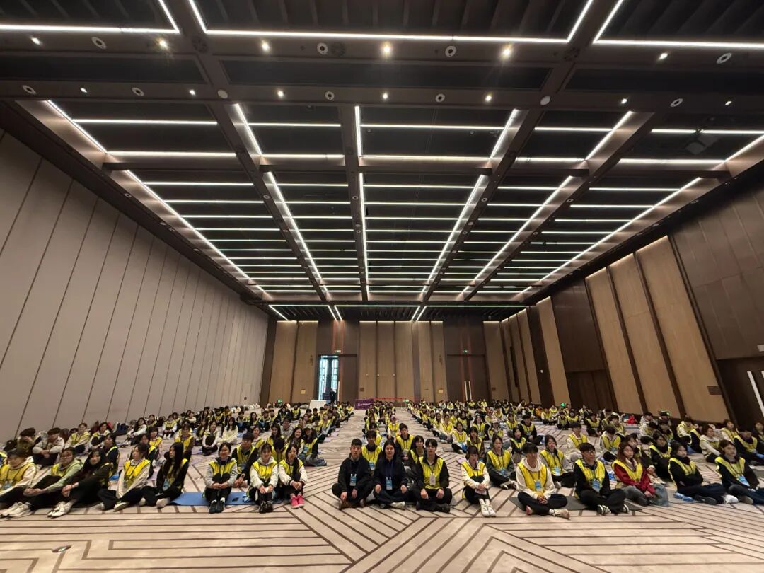 300名保理青年出征！保定理工学院志愿者圆满完成2026年雄安马拉松赛事服务工作