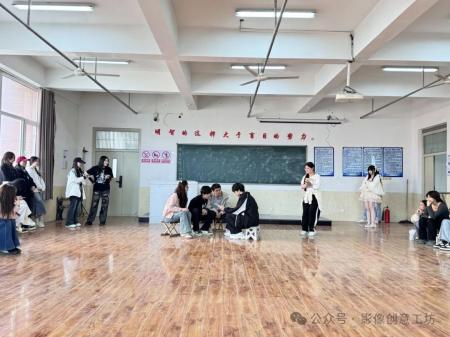 舞台创作“梦工厂”：《舞台剧创作实践》精彩演绎