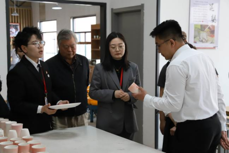 交流互鉴促发展 携手同行谱新篇 ——张家口学院美术学院领导莅临保定理工学院艺术学院参观交流