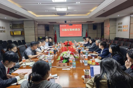 交流互鉴促发展 携手同行谱新篇 ——张家口学院美术学院领导莅临保定理工学院艺术学院参观交流