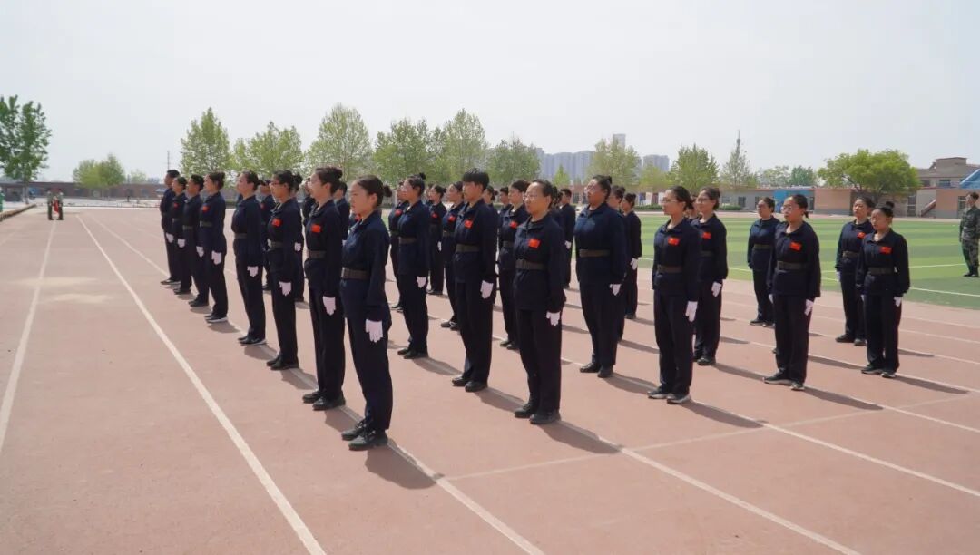 【国旗护卫队】保定理工学院国旗护卫队举行第二十一届接旗暨授臂章仪式