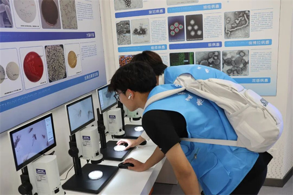 康复医学院受邀参加保定市疾病控制预防中心全民阅读周主题活动