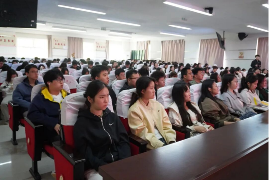 名师引航 聚力成长 ——会计行业专题讲座助力学子蓄力前行