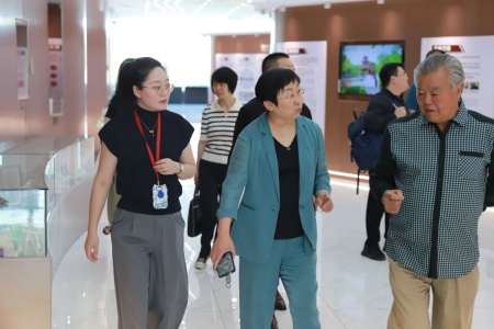 产教融合促发展 数智创新启新篇— —保定市国贸集团一行到访保定理工学院艺术学院开展合作交流