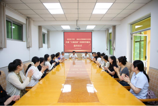 保定理工学院赴白求恩柯棣华纪念馆 开展“行走的思政课”实践研学活动