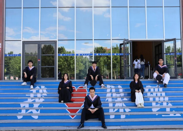 【教育学院·毕业季】此程山海皆沃土，此后执灯赴山河——致2026届毕业生