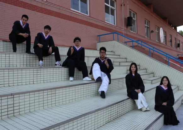 【教育学院·毕业季】此程山海皆沃土，此后执灯赴山河——致2026届毕业生