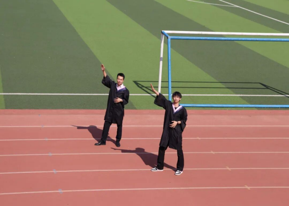 【教育学院·毕业季】此程山海皆沃土，此后执灯赴山河——致2026届毕业生