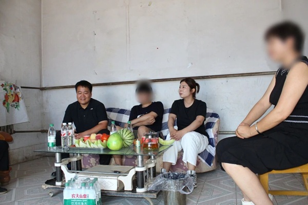 为深入落实立德树人根本任务，全面推进“五育并举”落地见效，扎实实施劳动习惯养成计划，保定理工学院管理学院抓住暑期“离校不离教”育人窗口期，组织开展“劳动感恩・孝老爱亲”主题德育实践活动，以居家劳动为抓手融合孝道文化教育，打通校园德育与家庭实践双向育人渠道。 “百善孝为先”，孝亲敬老是中华优秀传统文化精髓，也是大学生常态
