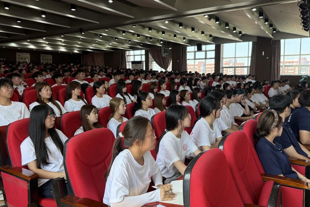 筑牢青春法治底线 做实新生法治教育丨我校管理科学与工程学院开展刑事案件警示科普宣讲